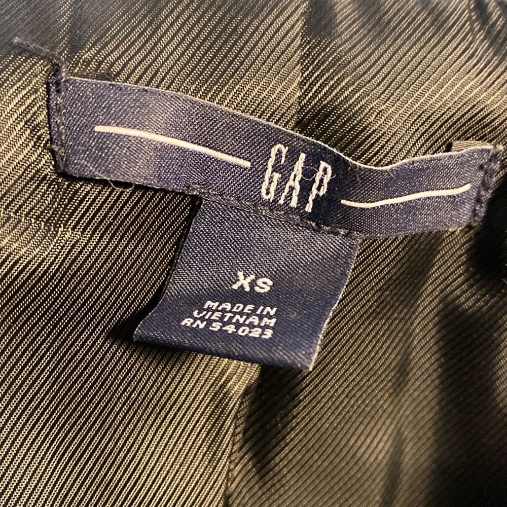GAP - Picture 4 of 6